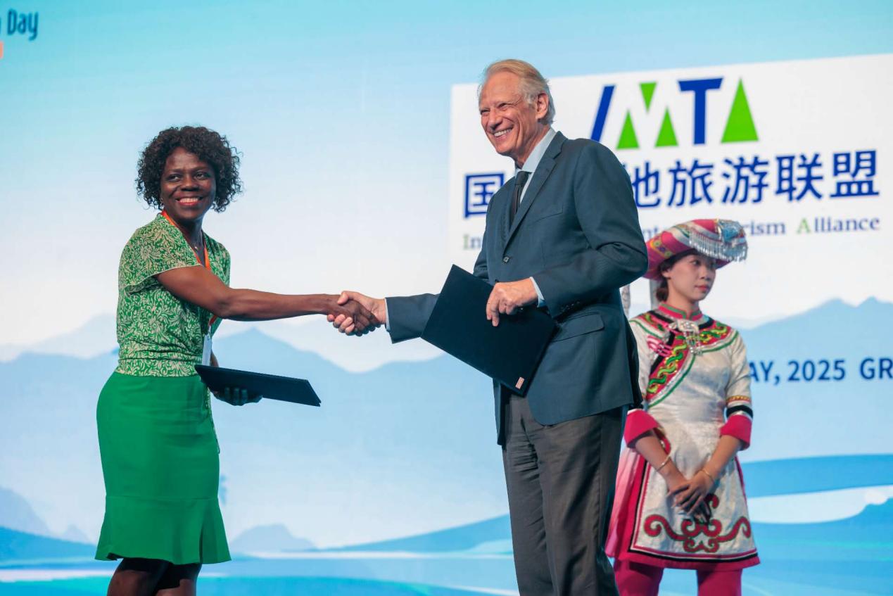 752c9c4f58f3a9c4bf9d68ab6698099